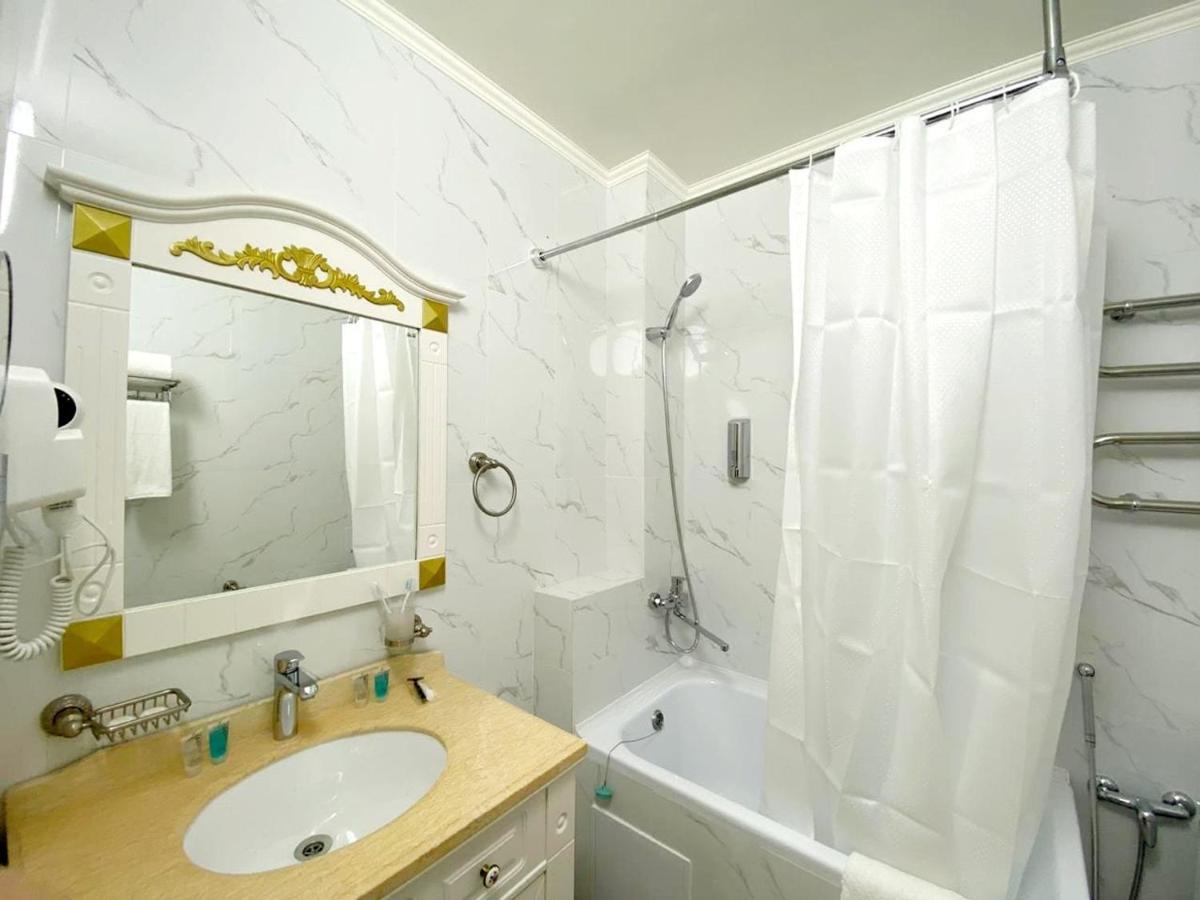 Gold Boutique Hotel Almaty Luaran gambar